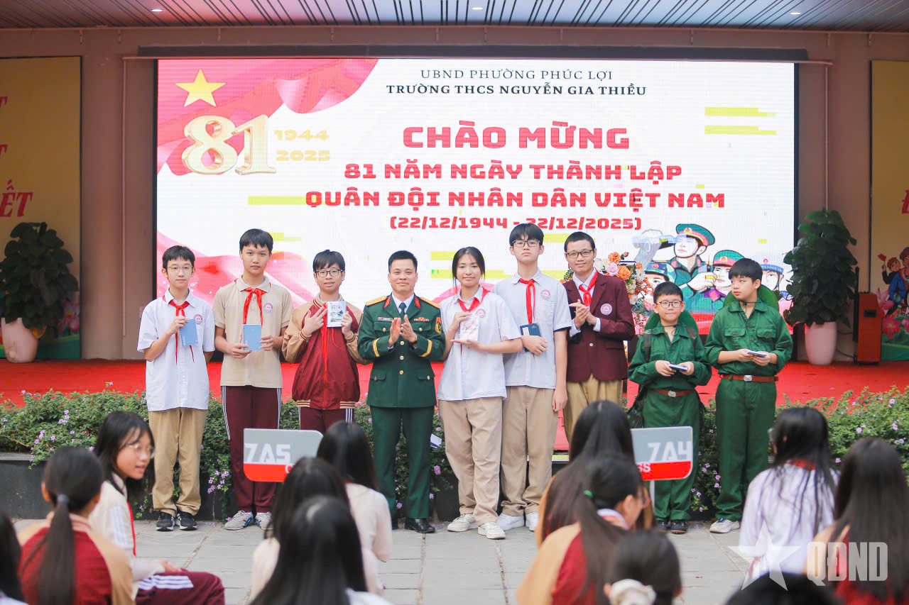 Giao lưu, sinh hoạt truyền thống “Lời tri ân dưới cờ”